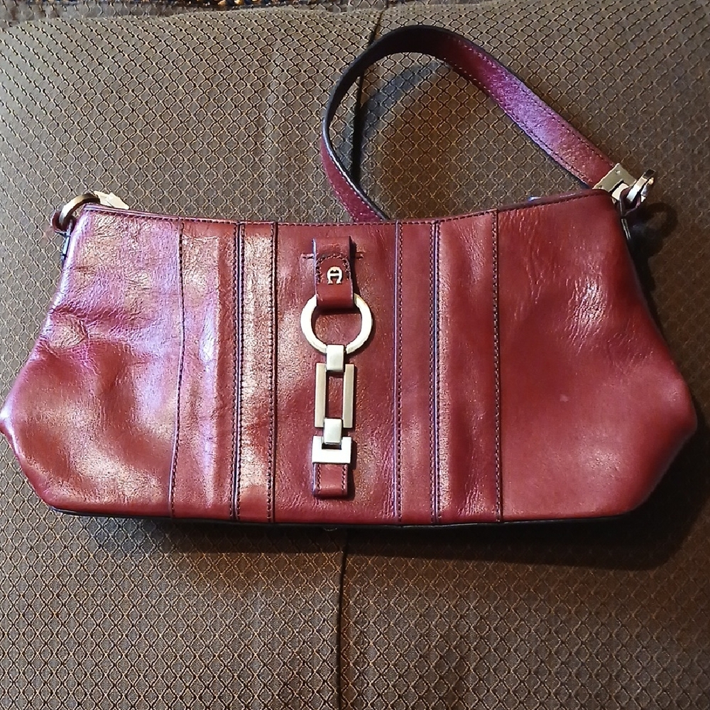 Etienne Aigner Maroon Leather Shoulder Bag